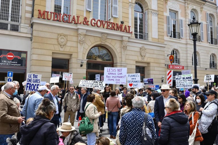 Après le tollé provoqué par la hausse de la taxe foncière, le gouvernement va engager une consultation avec parlementaires et collectivités.jpg