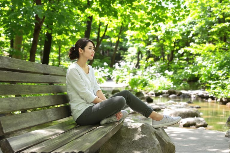 La psychologie affirme que préférer la solitude à une vie sociale constante est un signe indicateur de ces 8 traits particuliers.jpg